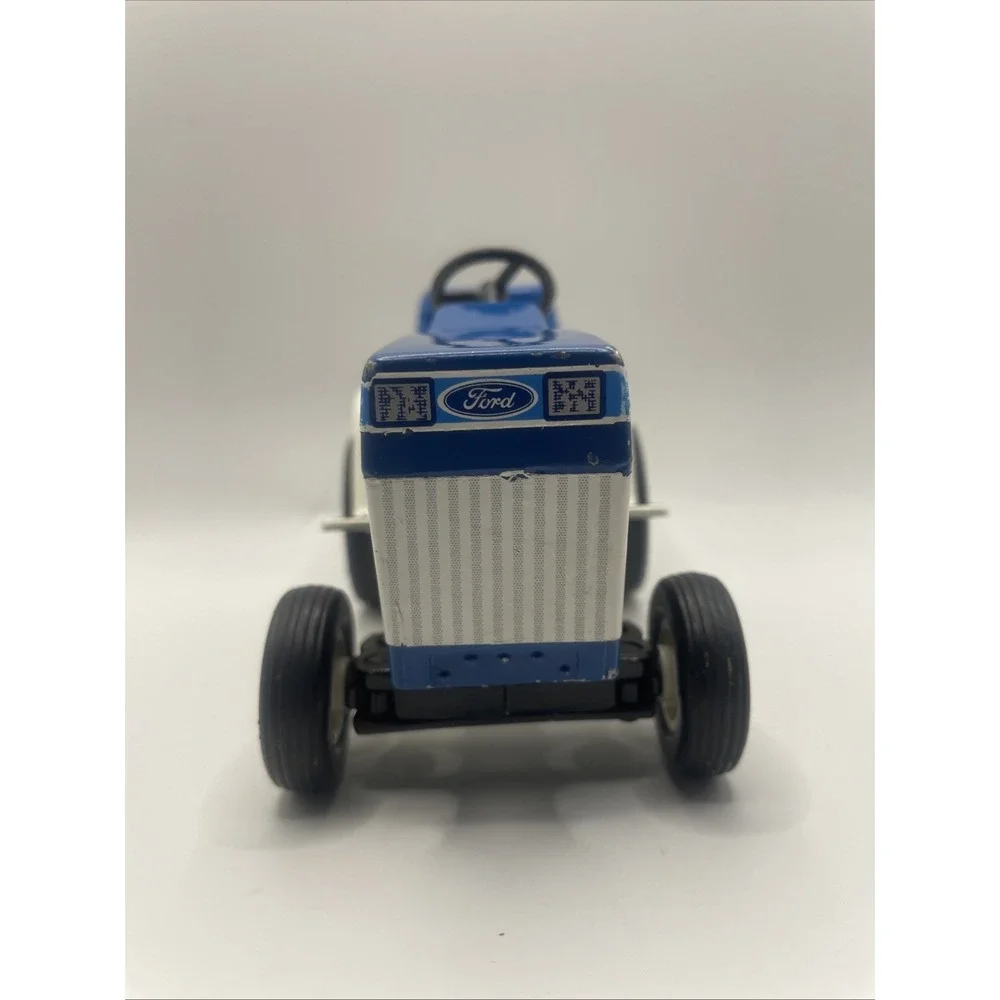 ERTL ford tractor